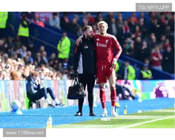 利物浦防线崩溃！昔日豪门的衰落之谜，塔哥战术难挽颓势？