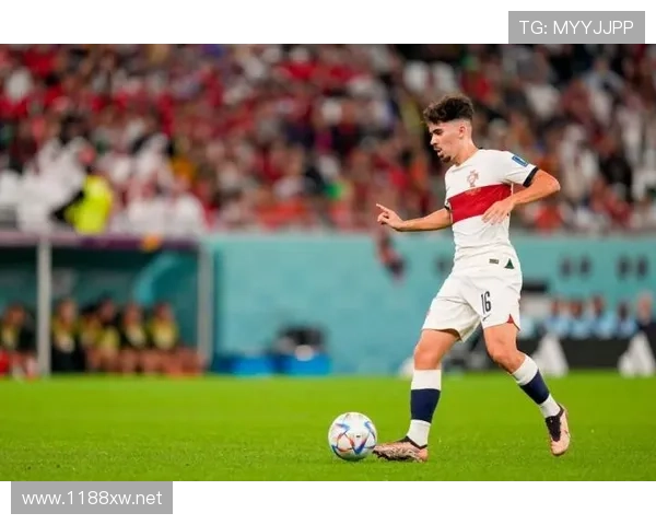 维蒂尼亚 vs 加维：新生代中场核心能力对比