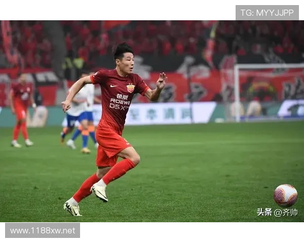 武磊半夜直播豪掷几万，家里月工资估计都不够划水吧？