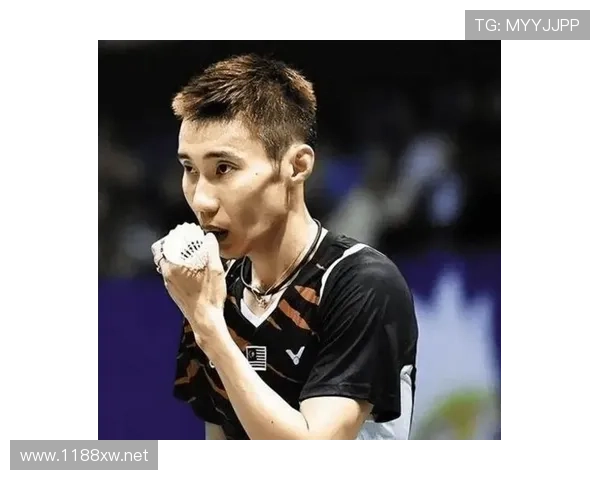 李宗伟比赛结束直接换球鞋，百万球迷却盯着他那双普通到爆的拖鞋看得目瞪口呆