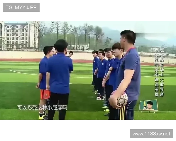 蔡赟一吃宵夜，就是外面那种大排档坐一天，和球场上判若两人啊！