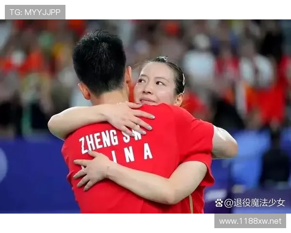 黄雅琼穿着还那么精致，完美反差竟然在羽毛球场上一点不含糊！