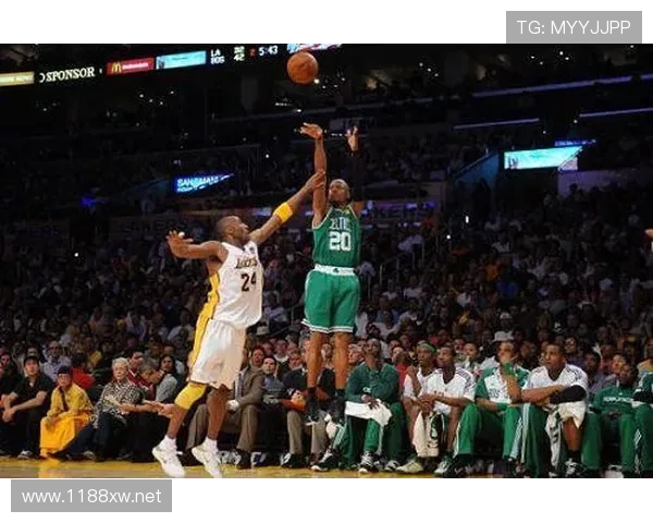 雷阿伦无球跑位为皮尔斯拉开空间提升三分效率